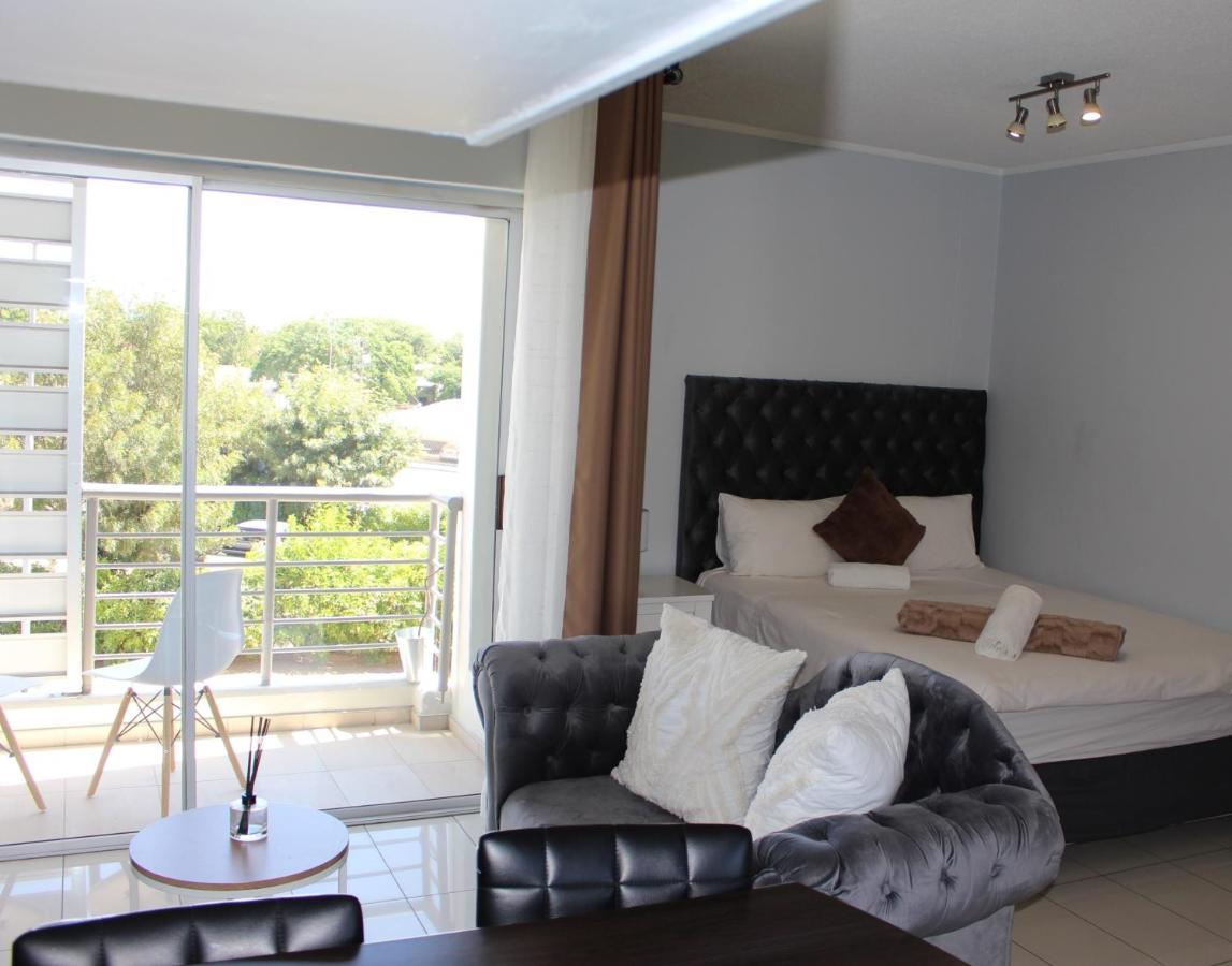 Abigail'S Studio Apartment @ Trift Tower ويندهوك المظهر الخارجي الصورة